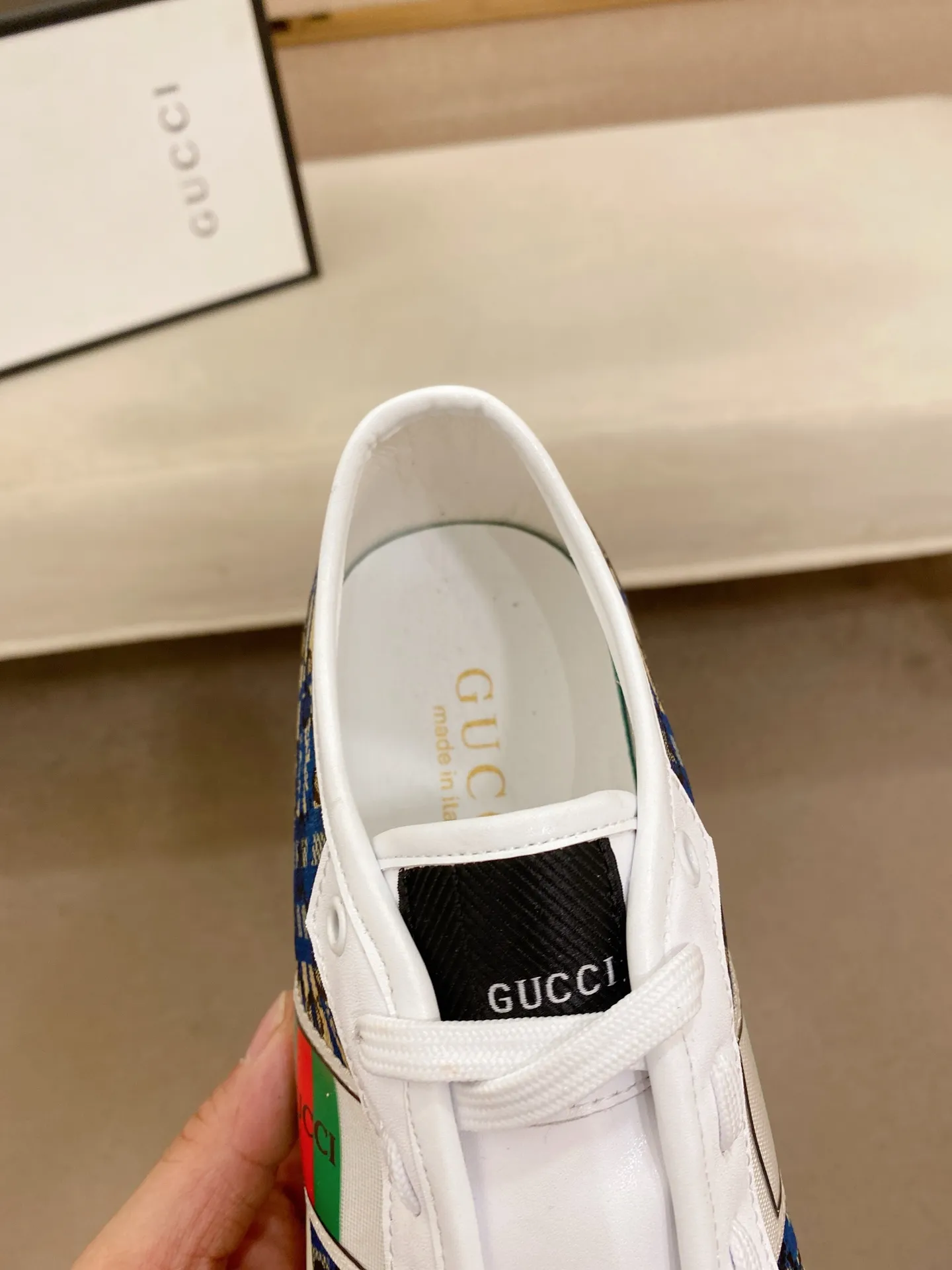 Factory price: 400💰 (GUCCI) The latest model from the official website 🎁🎁Casual and fashionable men's shoes👟, hot style 💥The version is simple and elegant, exclusive for trendy men. Unique official website latest brand elements 👑Gucci original decoration, fashionable and generous, the fabric is original cowhide ✅sheepskin lining, the official website specifies wear-resistant casual outsole, the classic model is taken in kind at the counter🎬38-44 (45 is not returned or exchanged)